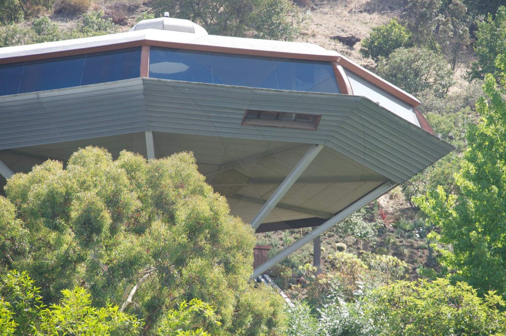 1960 FLYING SAUCER HOUSE