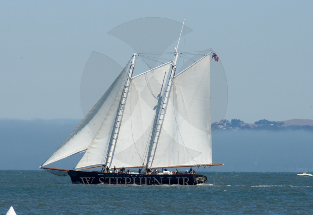 YACHT AMERICA REPLICA